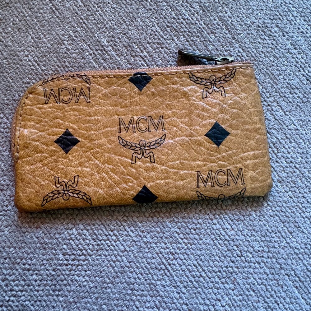 MCM Key Pouch - Picture 2 of 12